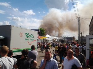 Фото: У Полтаві зараз горить Центральний ринок (+ фото)