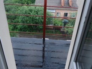Скандальна новобудова для військових у Полтаві:  родини відмовляються жити під дахом, що протікає