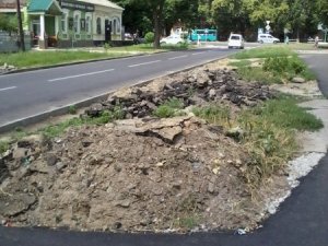 Фото: У Полтаві на Володарського поклали новий асфальт (фотофакт)