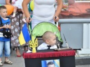 На парад дитячих візочків у Полтаві завітав навіть  президент  (+фото)