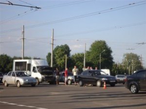 ДТП у Полтаві: маршрутка  не розминулася з легковиком (фото, +карта)