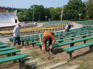 Фото: До Дня міста Співоче поле у Полтаві буде  без бур’яну