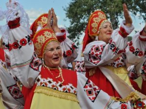 На Сорочинському ярмарку людей мало, але торгівля йде. Фоторепортаж