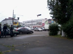 У Полтаві "ЗАЗ" врізався у "Мітцубісі", який стояв на світлофорі (карта, фото)