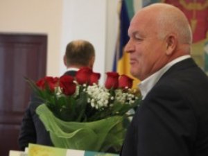 Фото: Мер Полтави Олександр Мамай вручив почесні грамоти і квіти двом депутатам