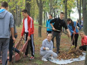 Фото: «Молоді регіони» Оржиці організували «Велике прибирання»