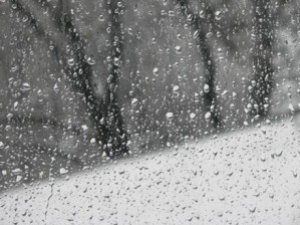 Фото: ДАІшники попереджають полтавських водіїв про дощ та мокрий сніг