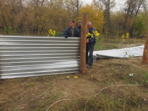 Фото: У Полтаві викорчували дерева та продовжили будівництво скандальної заправки на Дублянщині (фото)