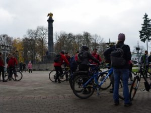 Фото: Полтавські велосипедисти проїхалися осіннім містом (+фото)