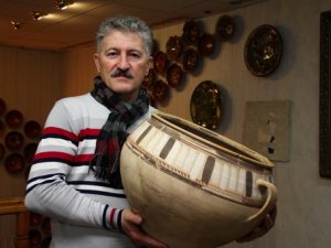 День народження святкує директор музею гончарства в Опішні Олесь Пошивайло