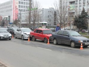 ДТП у Полтаві: дорогу не поділили чотири автомобілі (+фото та карта)