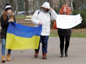 У Полтаві до будівлі міськради прийшли мітингувати студенти