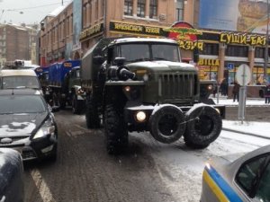 Фото: Євромайдан у Києві оточують бійці підрозділу "Тигр" та внутрішні війська(фото) 