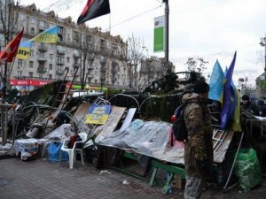 Фото: Останні новини - "майданівці" чекають штурму