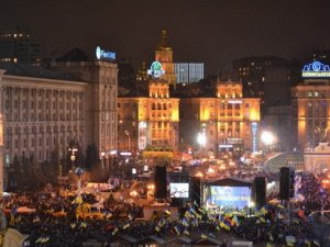 Фото: Полтавець з серця Євромайдану: колони силовиків та майданівців щойно рушили назустріч