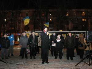 Полтавський Євромайдан: люди їдуть до столиці.Фото