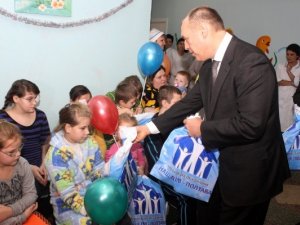 День Святого Миколая: у полтавській дитячій лікарні привітали малечу