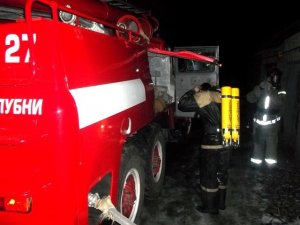 За кілька годин до Нового року в Лубнах від вогню рятували гаражі