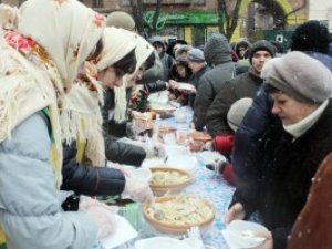 Фото: Новорічні вечорниці у Полтаві: з'їли близько 200 кілограмів вареників