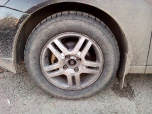 В Карлівському районі Полтавщини крадій викрав автомобільне колесо