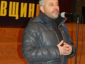 Недільне віче у Полтаві: нардепи говорили про Булатова та відповідали на питання людей (фото)