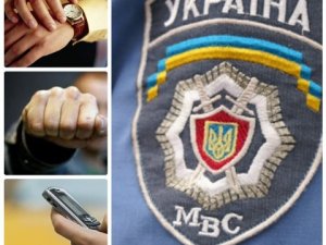 Фото: Під Полтавою на зупинці роздягли і пограбували чоловіка