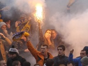 Фото: Українські футбольні фани уклали перемир'я