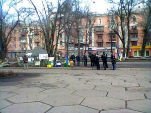 Фото: У Полтаві майданівці звільнили приміщення обласної ради