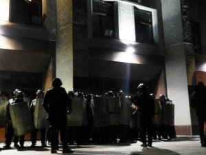 У Полтаві обласна влада та міліція перейшла на бік мітингувальників