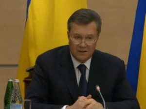 Фото: Янукович назвав нинішню владу України нелегітимною