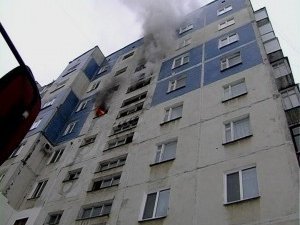 Фото: Пожежа на Полтавщині: з миргородської 9-поверхівки евакуювали 10 людей, є постраждала