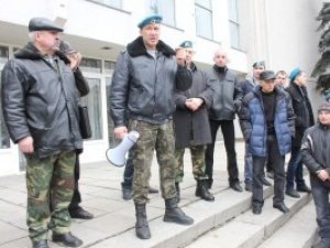 Фото: Повітрянодесантні війська закликали полтавців мобілізуватись, але не панікувати