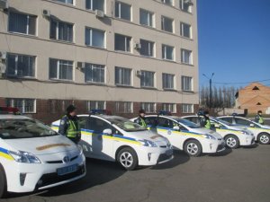Фото: ДАІ Полтавщини отримала 15 нових авто Toyota Prius (фото)