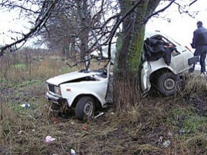 Фото: У Карлівському районі сп’янілий хлопець викрав авто, на якому потрапив у ДТП