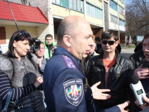 Пікет біля будівлі УМВС Полтавщини: Іван Корсун запропонував мітингувальникам почекати