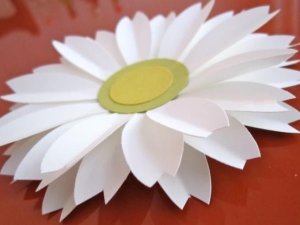 Квітка з серветки – прикраса святкового столу