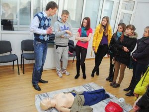 Фото: Для полтавських студентів організували курси з надання першої медичної  допомоги