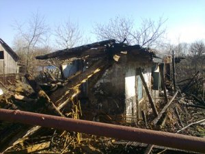 Фото: В селі під Полтавою горіли 5 покинутих будинків