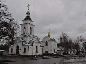 Фото: Біля полтавської церкви роздавали сепаратистські листівки