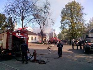 Фото: Згорів ще один офіс Партії Регіонів