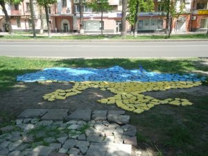 У Полтаві з бруківки виклали мапу України