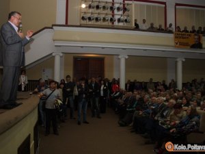 Фото: За що Анатолієві Гриценку аплодували у Полтаві