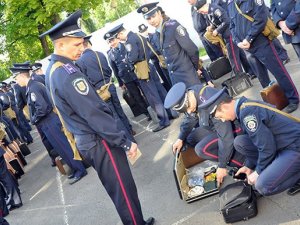 У Полтаві перевірили «тривожні» валізки міліціонерів