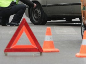 Фото: ДТП на Полтавщині: «ВАЗ» в’їхав у дерево, є постраждалі