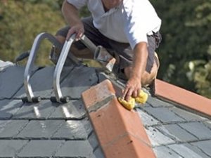 Фото: На Полтавщині чоловіку за неякісний ремонт даху загрожує 3 роки