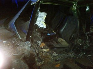 ДТП на Полтавщині: водія затисло у понівеченому Мерседесі