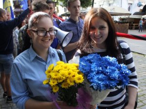 Фото: Полтавці урочистою ходою вшанували першого голову ОУН Коновальця