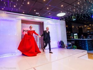 Фото. У оновленому Подіумі модельєр Andre TAN представив нову колекцію