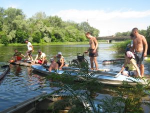 У Полтаві інваліди-візочники веслували на байдарках