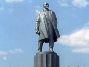Фото: Більшість полтавців не підтримали знесення пам’ятника Леніну